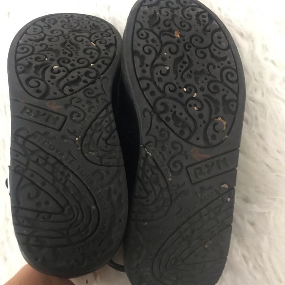 Ryn Women's Cindy Mary Jane Walking Shoe 8.5 Black - Picture 5 of 6